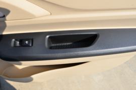 跨越星V7EV&nbsp;电动封闭厢货驾驶室图片