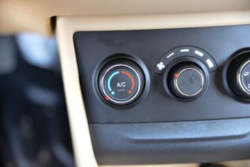 ������Խ ��Խ��V7EV ������ 2.9T 2�� 4.8�״��綯��ʽ���䳵(�Կ���)38.64kWhͼƬ