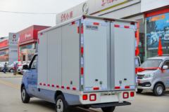 福田 祥菱Q一体式 豪华型 1.6L 120马力 汽油 3.09米单排厢式微卡(BJ5030XXY4JV6-73)