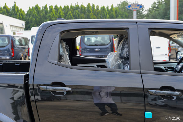 �Ż�0.5�� ���ͺ�������ʮ��D-MAXƤ��ϵ�г�ֵ����