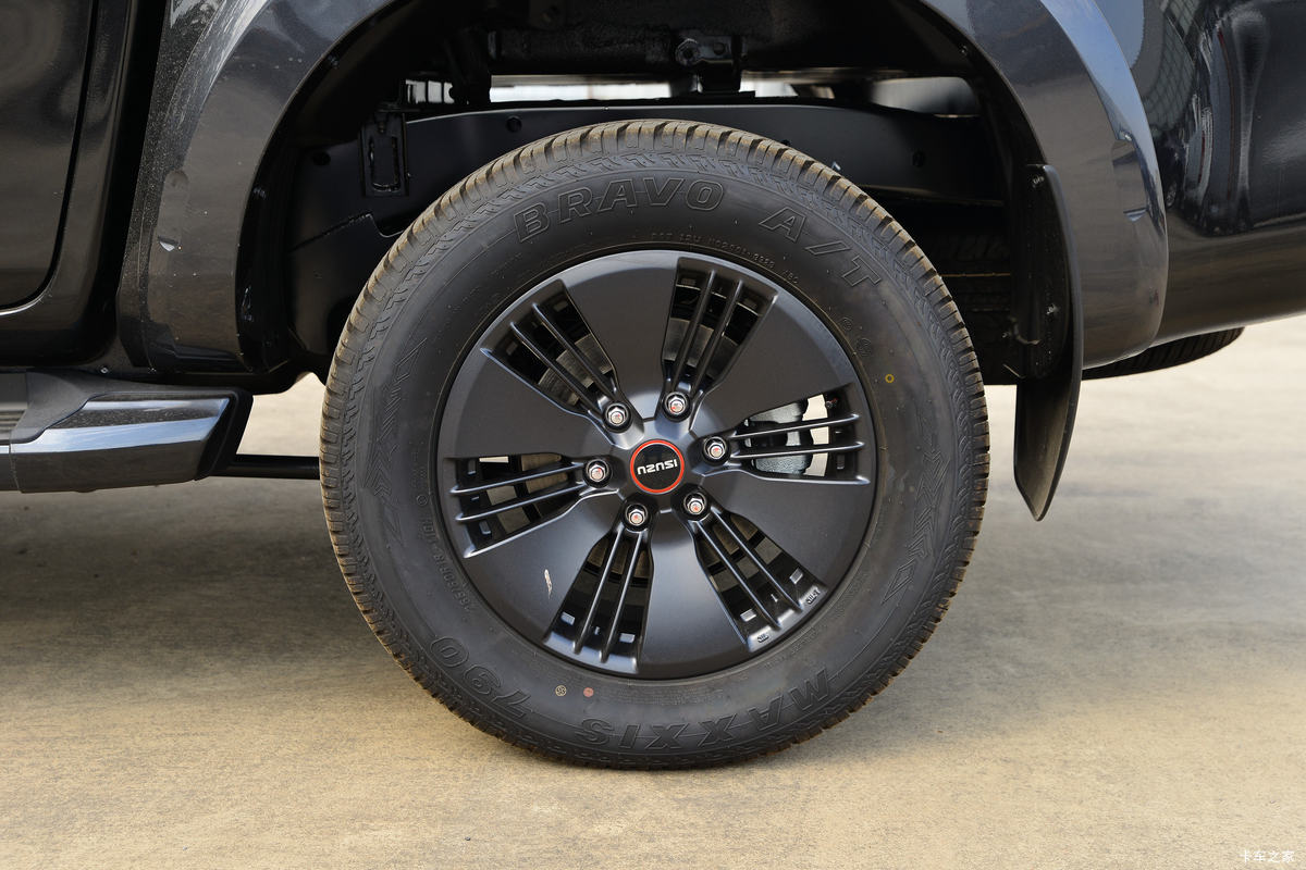ʮ D-MAX V-CROSS 2023  1.9T 177 Զ ˫Ƥ                                                