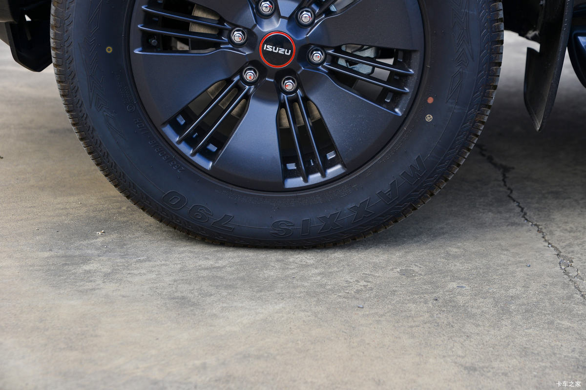 ʮ D-MAX V-CROSS 2023  1.9T 177 Զ ˫Ƥ                                                