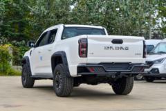 江铃 大道 敢探者 无界款 2.3T柴油 177马力 自动四驱 标轴双排皮卡