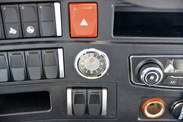 �й�����HOWO ͳ˧ 140���� 3.85���Ű������Ῠ(����)(��ʿ��8��)(ZZ1047G3215F144B)ͼƬ