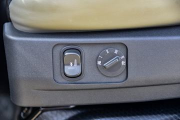 �й�����HOWO ͳ˧ 140���� 3.85���Ű������Ῠ(����)(��ʿ��8��)(ZZ1047G3215F144B)ͼƬ