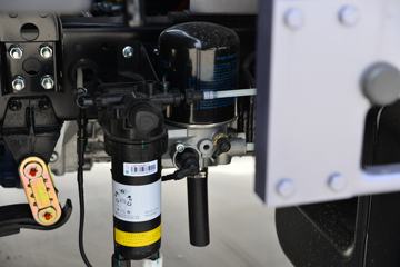 �й�����HOWO ͳ˧ 140���� 3.85���Ű������Ῠ(����)(��ʿ��8��)(ZZ1047G3215F144B)ͼƬ