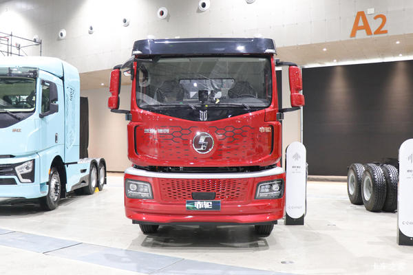 质子汽车 6X4 换电式纯电动牵引汽车350.07kWh