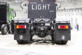 换电&nbsp;电动牵引车底盘图片