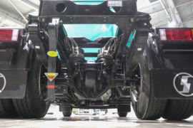 燃料电池&nbsp;电动牵引车底盘图片