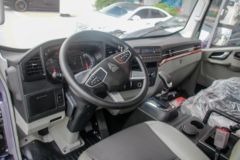 中国重汽HOWO 统帅 160马力 4.15米AT自动档单排厢式轻卡(ZZ5047XXYG3215F144B)