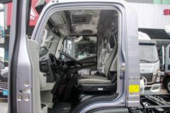 中国重汽HOWO 统帅 160马力 4.15米AT自动档单排厢式轻卡(ZZ5047XXYG3215F144B)