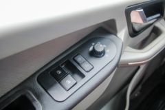 中国重汽HOWO 统帅 160马力 4.15米AT自动档单排厢式轻卡(ZZ5047XXYG3215F144B)