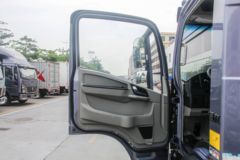 中国重汽HOWO 统帅 160马力 4.15米AT自动档单排厢式轻卡(ZZ5047XXYG3215F144B)