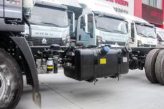 中国重汽HOWO 统帅 160马力 4.15米AT自动档单排厢式轻卡(ZZ5047XXYG3215F144B)