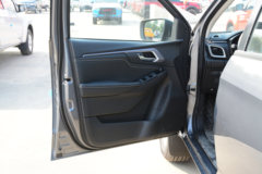 江西五十铃 铃拓 2023款 领航版 2.5T柴油 150马力 两驱自动 长轴双排皮卡