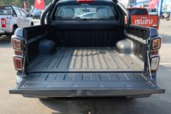 江西五十铃 铃拓 2023款 领航版 2.5T柴油 150马力 两驱自动 长轴双排皮卡