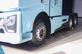 燃料电池&nbsp;电动牵引车外观图片