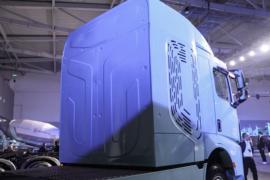 燃料电池&nbsp;电动牵引车底盘图片