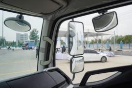 T5&nbsp;电动载货车驾驶室图片