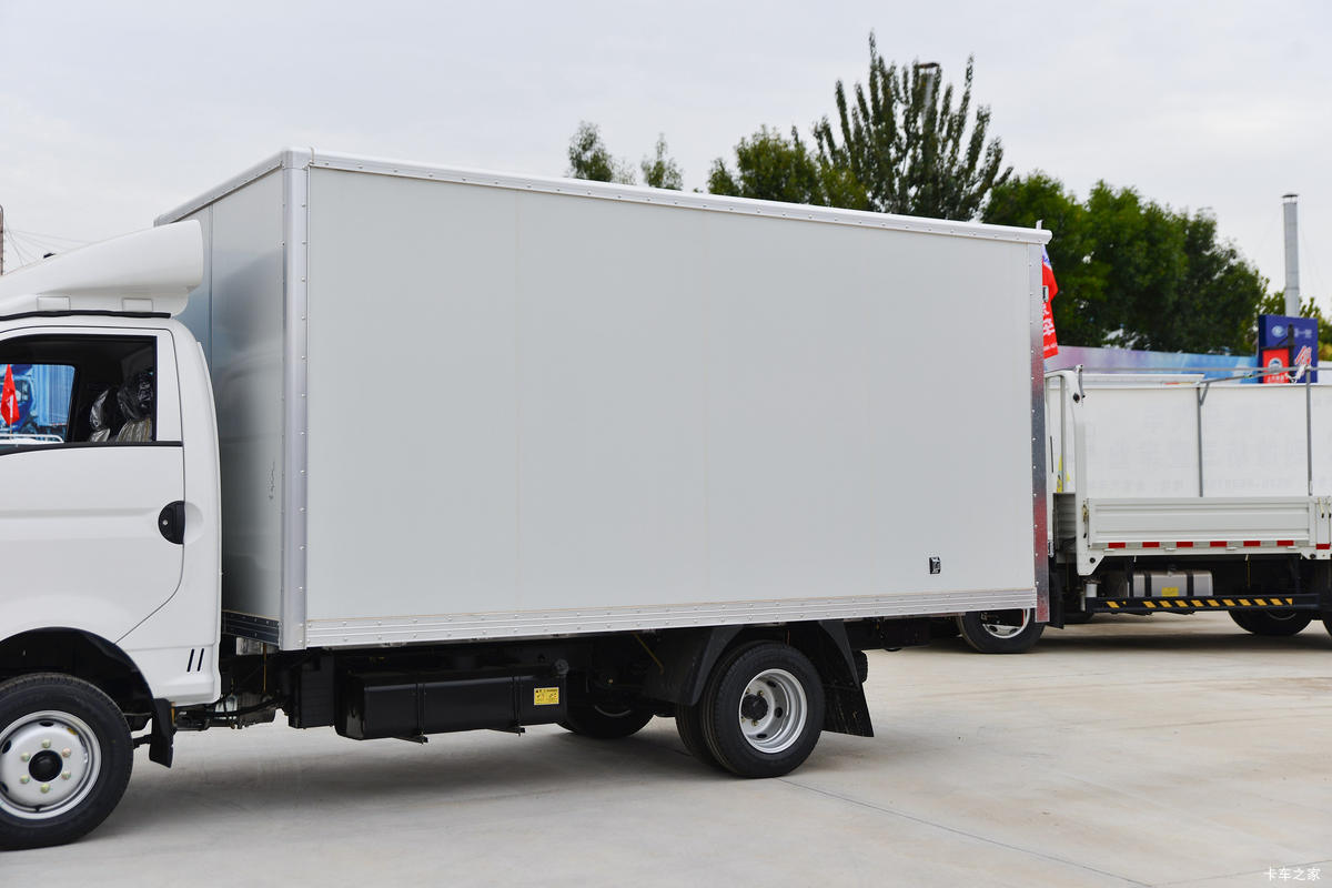 锐航X1载货车上装图片