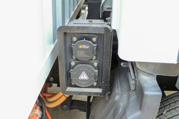 ���� ���� 4.5T 4.14�׵��Ŵ��綯��ʽ�Ῠ81.14kWhͼƬ