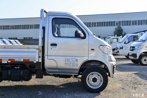 本店为您推荐 东风途逸 T3 1.6L 123马力 汽油 3.0