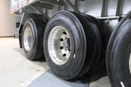 12米系列&nbsp;仓栅式半挂车底盘图片