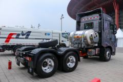 福田 欧曼EST 北方版 570马力 6X4 LNG自动档牵引车(BJ4259L6DLL-05)