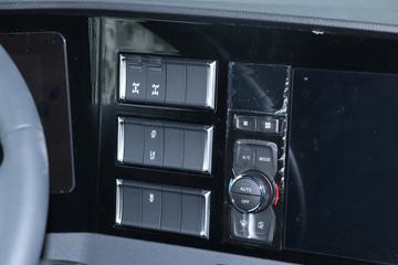  ŷEST  570 6X4 LNGԶǣ(BJ4259L6DLL-05)ͼƬ