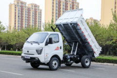飞碟缔途 DX 116马力 4X2 3米单排自卸车