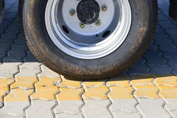 ����;�� T5 1.6L 122���� ���� 3.19�׵�������С��(EQ1033S16QCC)ͼƬ