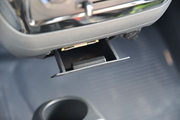 ����;�� T3(ԭС����W) 1.6L 123���� ���� 2.5��˫������С��(��̥)(EQ1030D60Q4D)ͼƬ