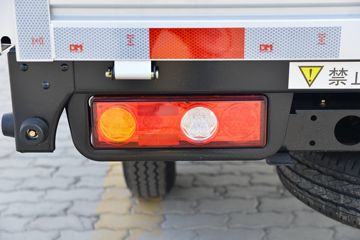 ����;�� T3(ԭС����W) 1.6L 123���� ���� 2.5��˫������С��(��̥)(EQ1030D60Q4D)ͼƬ