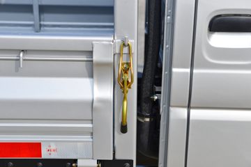 ����;�� T3(ԭС����W) 1.6L 123���� ���� 2.7��˫������С��(��̥)(EQ1032D60Q4D)ͼƬ