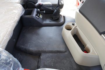 �����ؿ� ����X5000 ����� 480���� 6X4 LNGǣ����ͼƬ