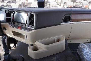 �����ؿ� ����X5000 ����� 480���� 6X4 LNGǣ����ͼƬ