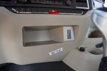 �����ؿ� ����X5000 ����� 480���� 6X4 LNGǣ����ͼƬ