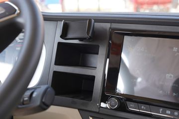 �����ؿ� ����X5000 ����� 480���� 6X4 LNGǣ����ͼƬ