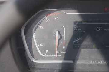 �����ؿ� ����X5000 ����� 480���� 6X4 LNGǣ����ͼƬ