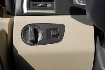 �����ؿ� ����X5000 ����� 480���� 6X4 LNGǣ����ͼƬ