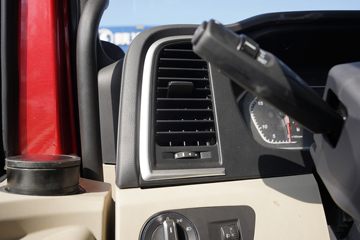 �����ؿ� ����X5000 ����� 480���� 6X4 LNGǣ����ͼƬ