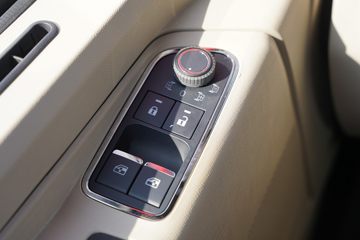 �����ؿ� ����X5000 ����� 480���� 6X4 LNGǣ����ͼƬ