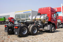 东风柳汽 乘龙H5 500马力 6X4 LNG牵引车