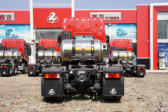 东风柳汽 乘龙H5 500马力 6X4 LNG牵引车