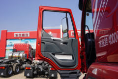 东风柳汽 乘龙H5 500马力 6X4 LNG牵引车
