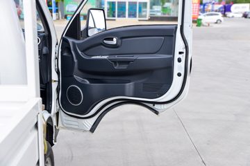 �������� ��X1 2.0L 133���� ���� 4X2 4�׵�������΢��ͼƬ