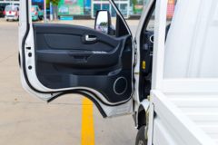凯马汽车 锐航X1 2.0L 133马力 汽油 4X2 4米单排栏板微卡(KMC1039QA318D6)