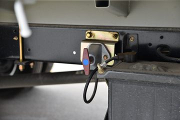 �������� ��X1 2.0L 133���� ���� 4X2 4�׵�������΢��ͼƬ