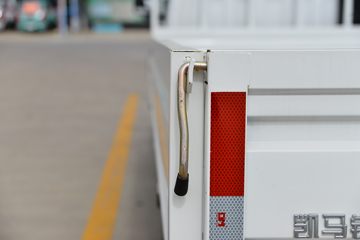 �������� ��X1 2.0L 133���� ���� 4X2 4�׵�������΢��ͼƬ