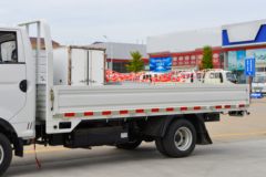 凯马汽车 锐航X1 2.0L 133马力 汽油 4X2 4米单排栏板微卡(KMC1039QA318D6)